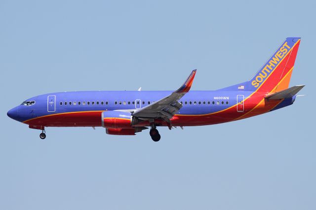 BOEING 737-300 (N600WN)