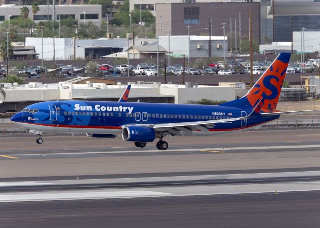 Boeing 737-800 (N809SY)