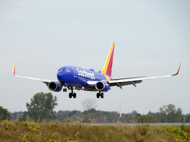 Boeing 737-700 (N792SW)