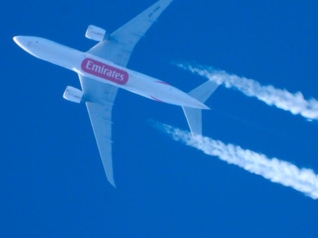 BOEING 777-200LR (A6-EWG) - UAE211br /DXB-IAHbr /11/13/22