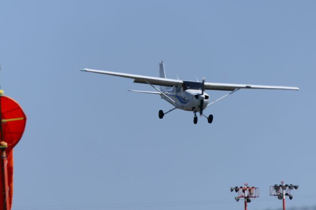 Cessna Skyhawk (N38PD)