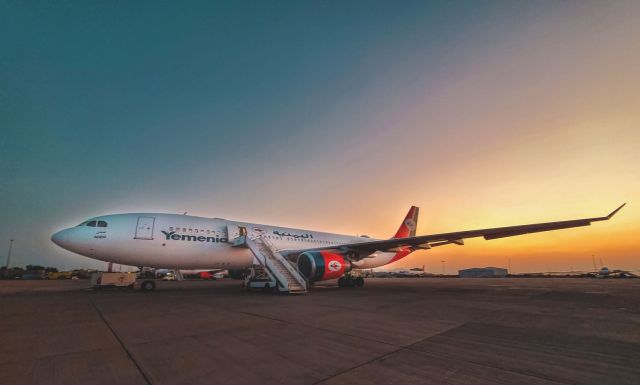 Airbus A330-300 (IYE641)