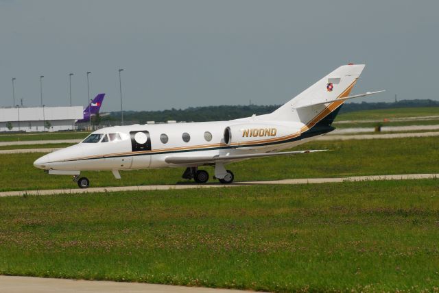 Dassault Falcon 10 (N100ND)