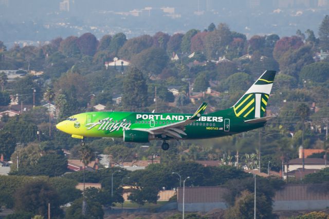 Boeing 737-700 (N607AS) - Photo taken by Jorge Chavez