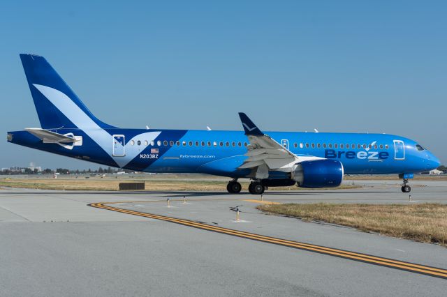 Airbus A220-300 (N203BZ)