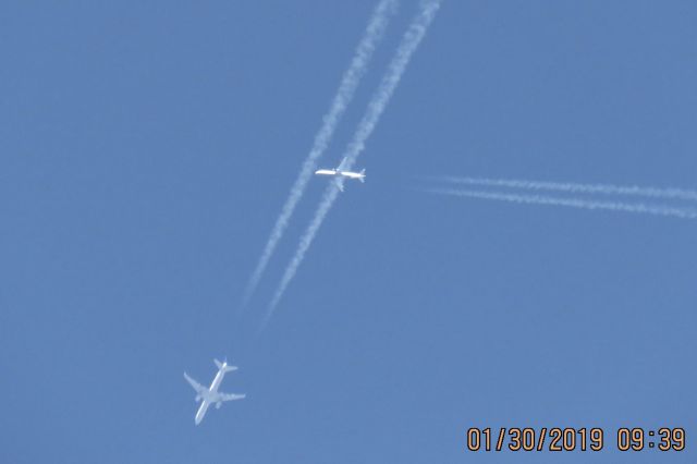 Boeing 757-200 (N48127)