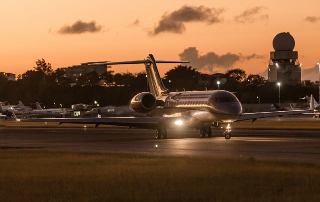Bombardier Global Express (9H-VJQ)