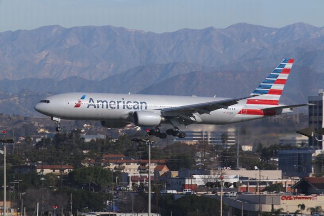 Boeing 777-200 (N774AN)