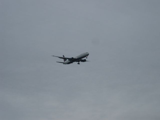 BOEING 767-400 (N839MH) - Delta 187 heavy from Heathrow