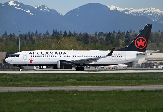 Boeing 737 MAX 8 (C-GEMV)