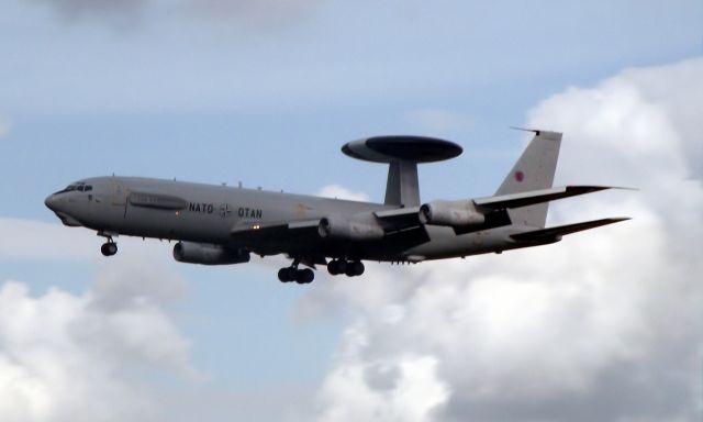 Boeing 707-300 —