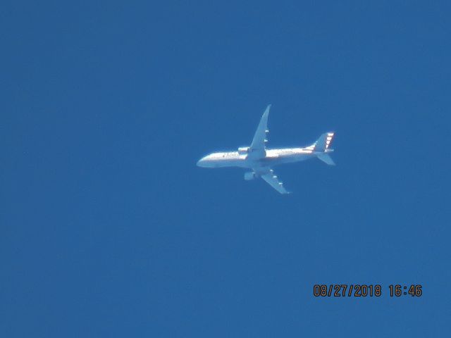 Embraer 175 (N226NN)