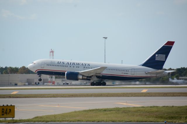 BOEING 767-200 (N248AY)