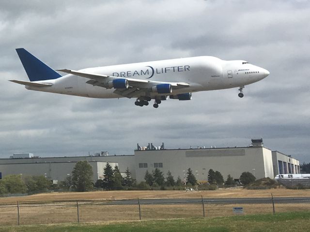 Boeing Dreamlifter (N708BA) - Dream lifter landing at kpae