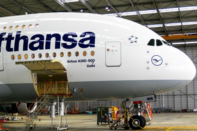 Airbus A380-800 (D-AIMM)