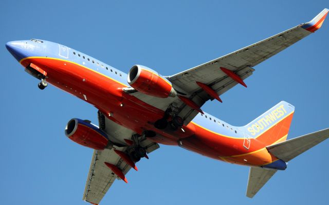 Boeing 737-700 (N744SW) - Arrival SWA # 2116 from KLAX, On Final to 30L  09-15-2015