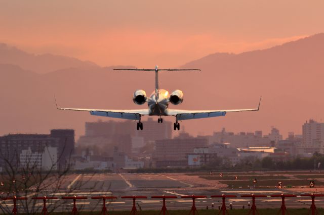 Gulfstream Aerospace Gulfstream IV (B-8091) - SS1/250 f6.3 ISO250 400.0mm