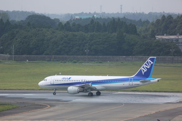Airbus A320 (JA8385)