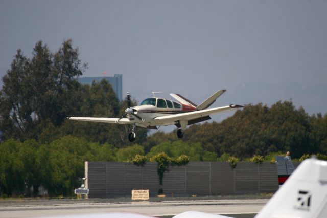 Beechcraft 35 Bonanza (N8929M)