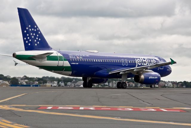 Airbus A320 (N531JL) - Blue Finest taking the runway for departure