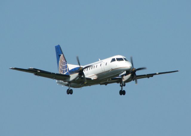 Saab 340 (N194CJ) - Landing on runway 5 at Shreveport Regional.