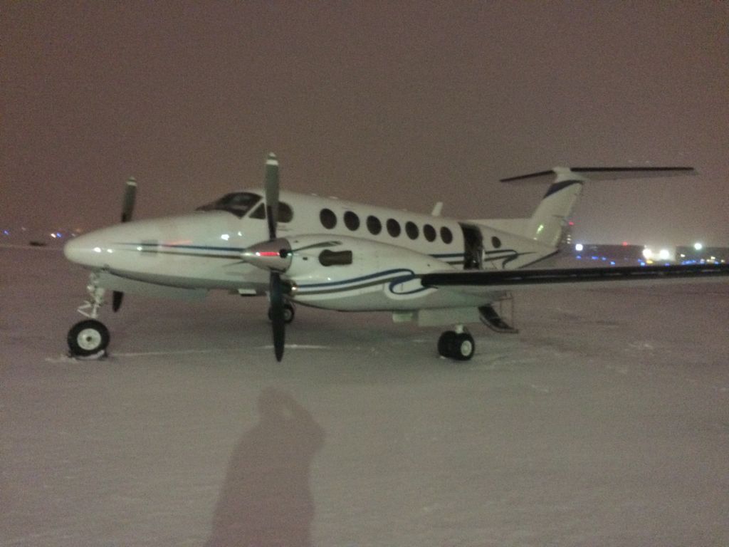 Beechcraft Super King Air 350 (N10UN) - ILS32 Snowstorm