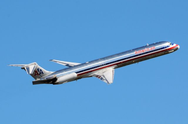 McDonnell Douglas MD-83 (N33502)