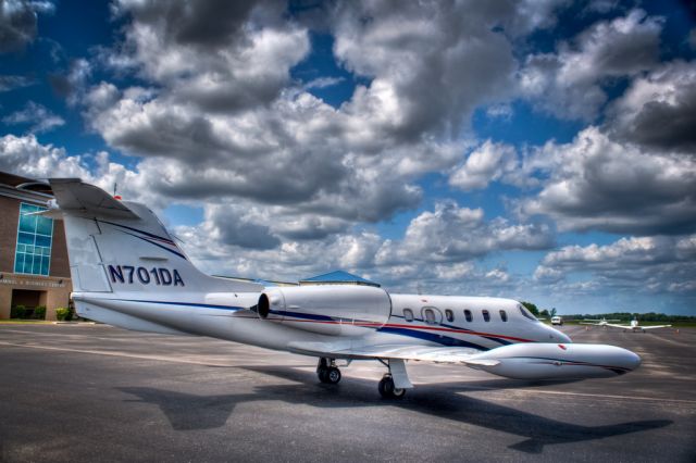 Learjet 35 (N701DA)