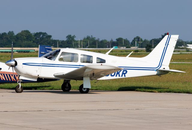 Piper Cherokee Arrow (N300KR)