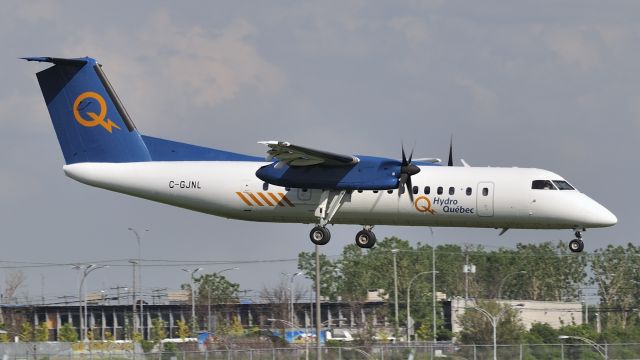 de Havilland Dash 8-300 (C-GJNL)