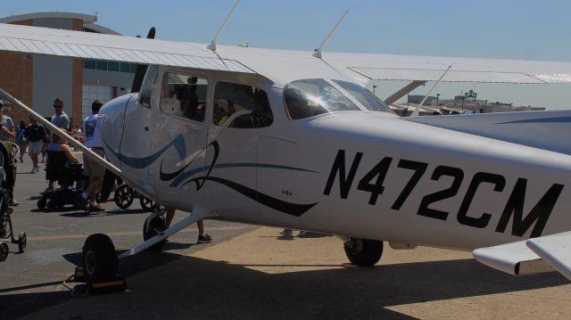 Cessna Skyhawk (N472CM)