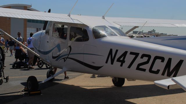 Cessna Skyhawk (N472CM)