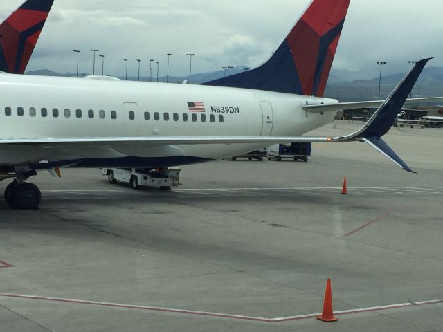 Boeing 737-900 (N839DN) - Delta N839DN with new split scimitar winglets.