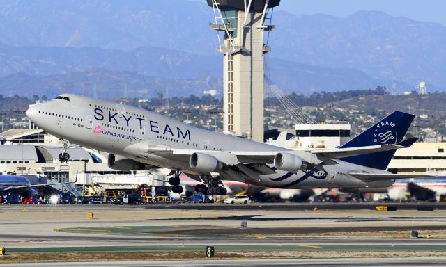 Boeing 747-400 (B-18206) - B-18206 SkyTeam (China Airlines) Boeing 747-409 (cn 29030/1145)  Los Angeles - International (LAX / KLAX) USA - California, October 23, 2012 TDelCoro