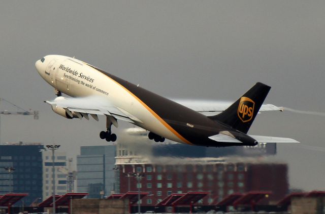 Airbus A300F4-600 (N166UP) - UPS 2019 departing for Dallas in a nice vapor trail