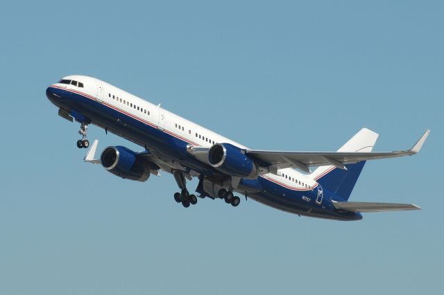 Boeing 757-200 (N1757) - KLAX, 16th October 2009