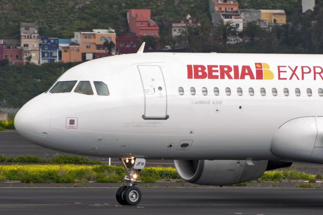 Airbus A320 (EC-JFH)