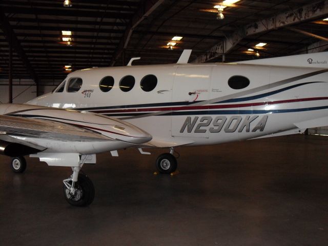 Beechcraft King Air 90 (N290KA) - Pressurized, Radar Equipped Beech King Air 90 (Kilo Alpha 290)