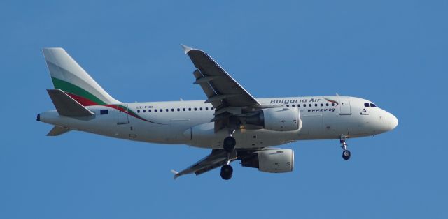 Airbus A319 (LZ-FBB)