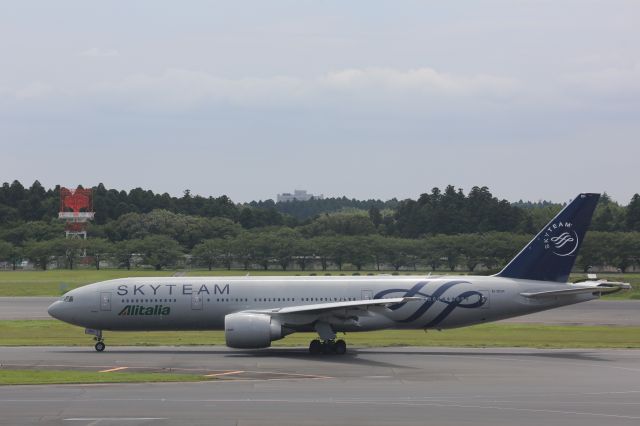 Boeing 777-200 (EI-DDH)