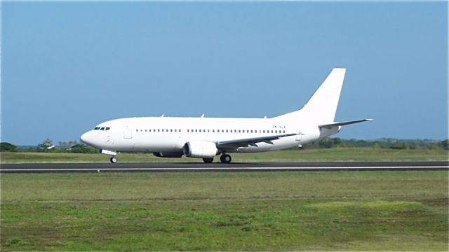 BOEING 737-300 (ZK-SLA) - ON004- 09:28 12/12/12