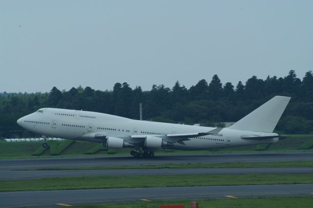 Boeing 747-400 (N920UN) - This is the last ex.JAL Jumbo departing Tokyo Narita, Aug 8th 2011.