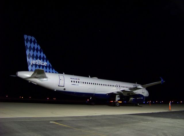 Airbus A320 (N643JB)