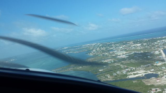 Cessna Caravan (V3-HHK) - On approach into Sand Pedro, Ambergris Caye, Belize - 9/12/2015