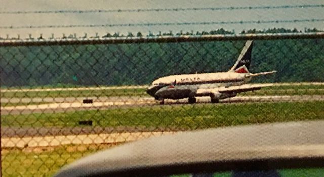 Boeing 737-200 (N375DL) - A Delta 737-200 at Shreveport in 1994.