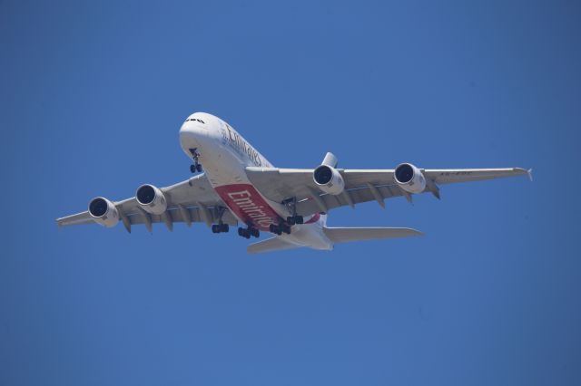 Airbus A380-800 (A6-EOC)