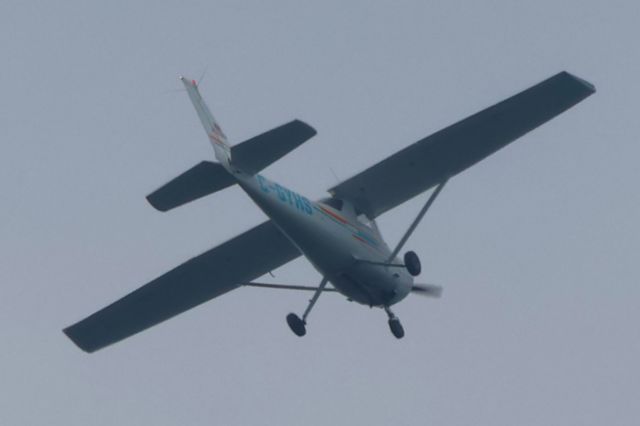 Cessna 152 (C-GYHS) - C-GYHS Cessna Commuter 152 Centre Pluridisciplinaire d'aviation du Quebec. Inc. Survolant la ville de Lavaltrie QC. le 17-07-2024 à 14:42.