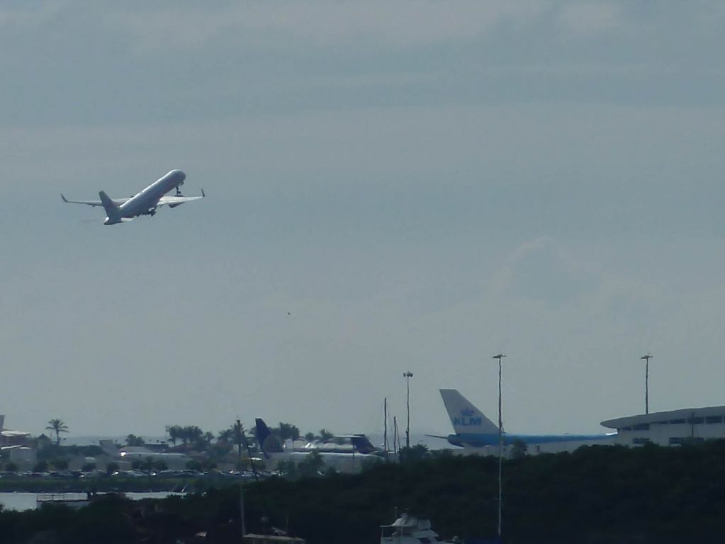 Boeing 757-200 —