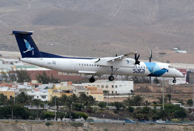 de Havilland Dash 8-400 (CS-TRE)