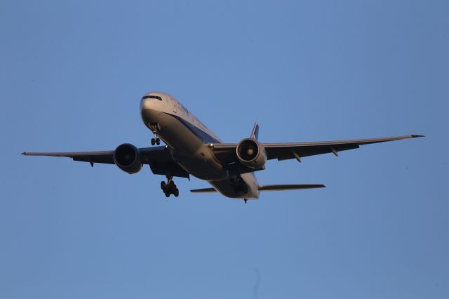 BOEING 777-300ER —
